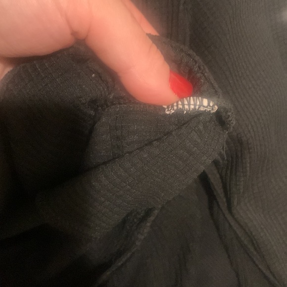 Pre-loved corset detail long sleeve crop top! - Picture 6 of 6